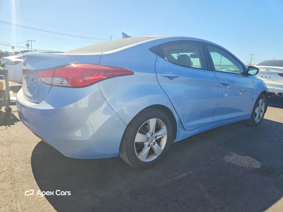Hyundai Elantra 2012