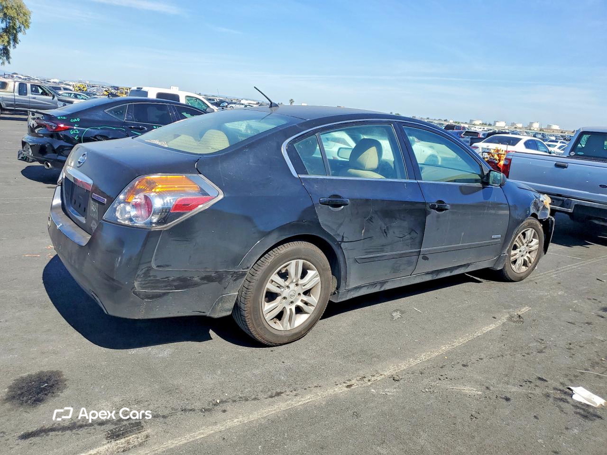 Nissan Altima 2011