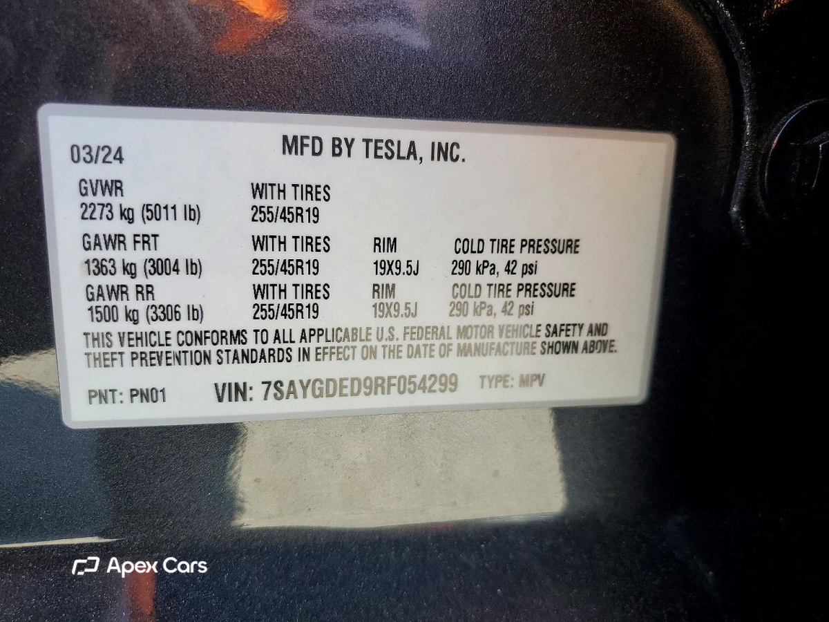 Tesla Model Y 2024