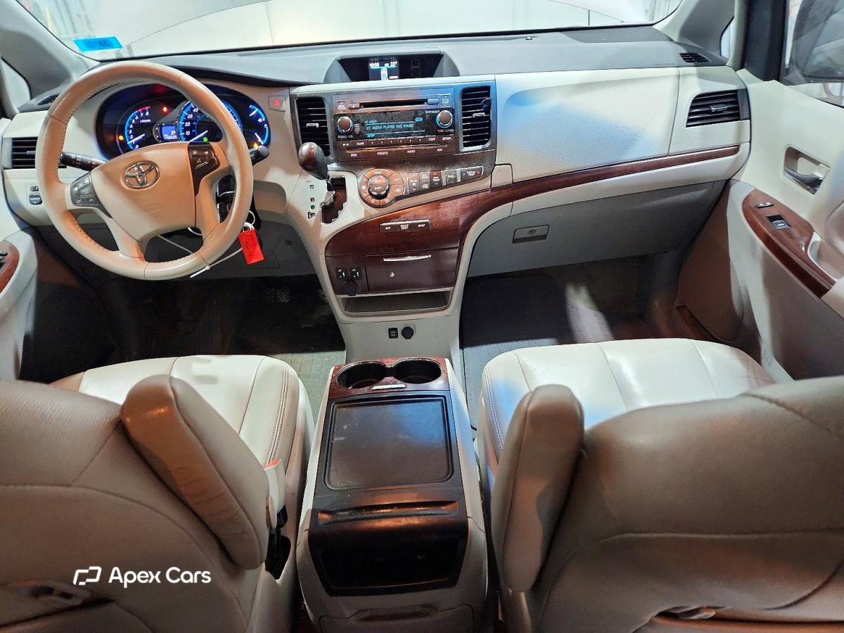 Toyota Sienna 2014