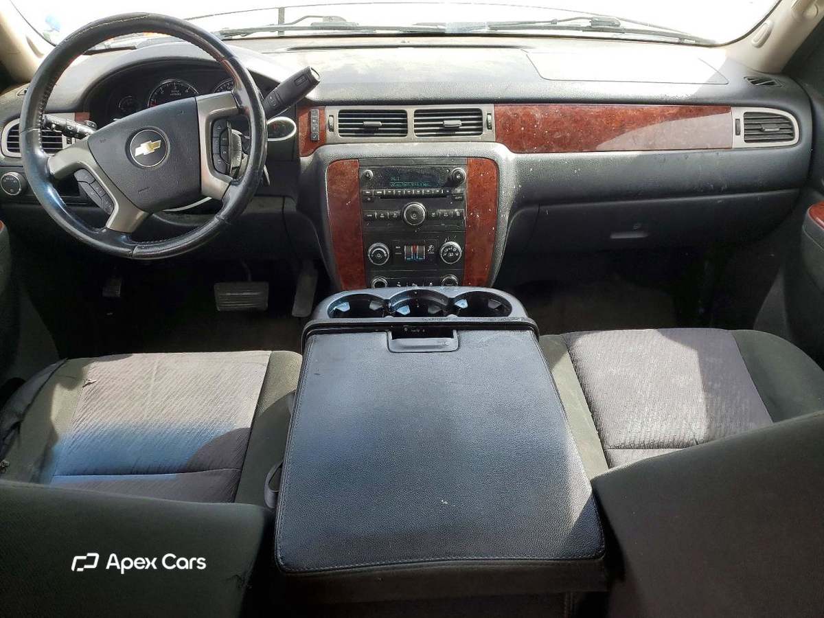 Chevrolet Suburban 2013