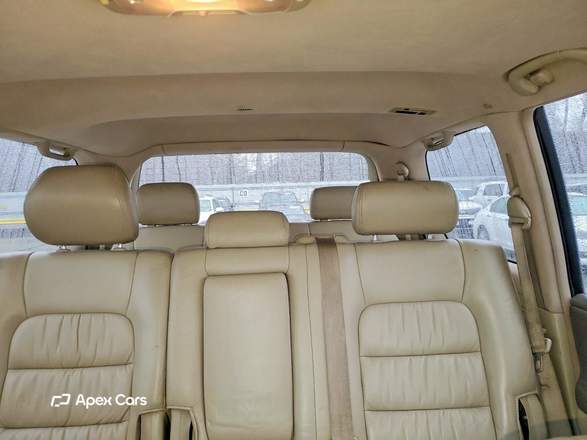 Lexus LX 2005