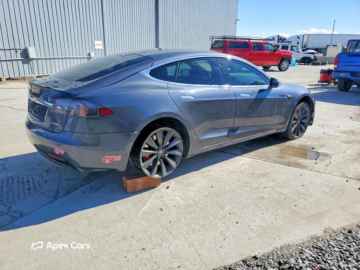 Tesla Model S 2016