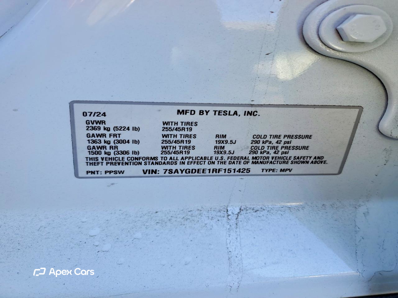 Tesla Model Y 2024