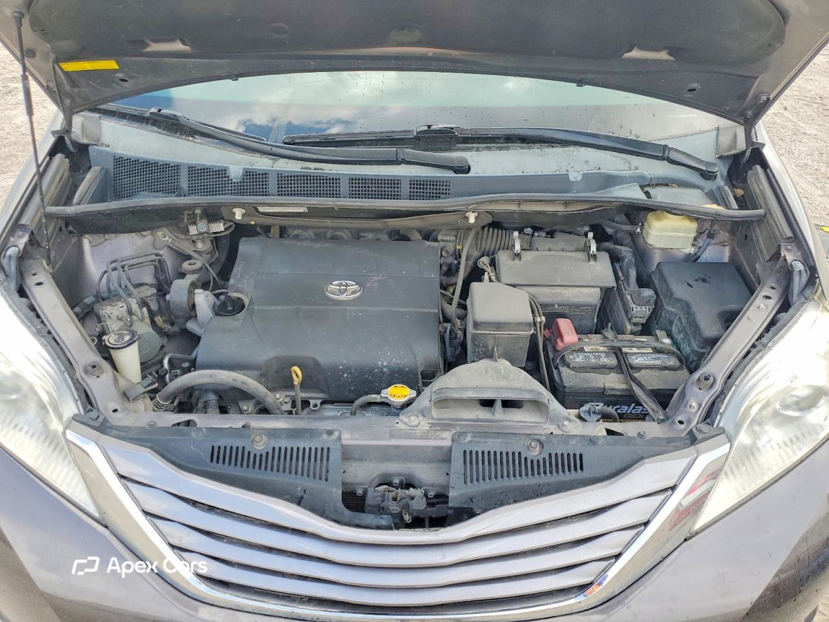 Toyota Sienna 2016
