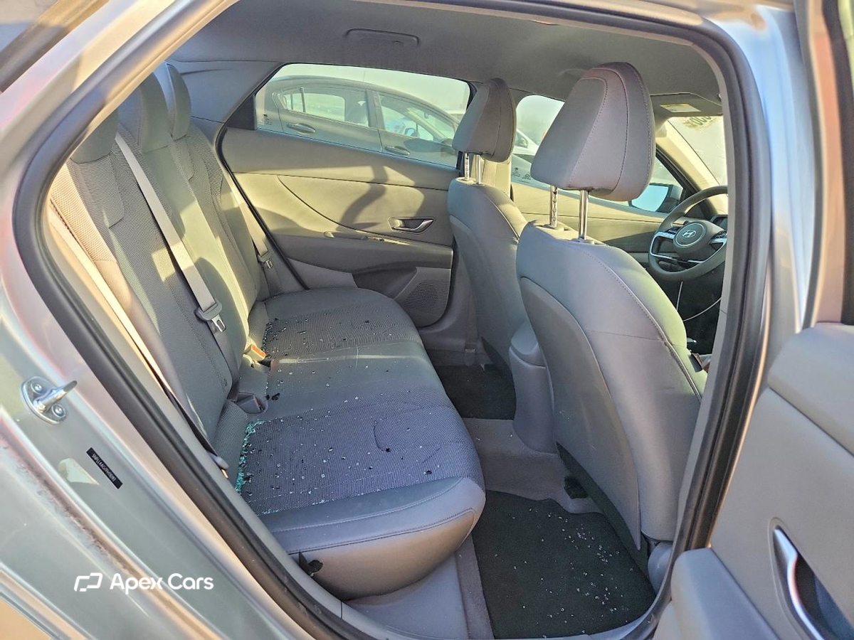 Hyundai Elantra 2023