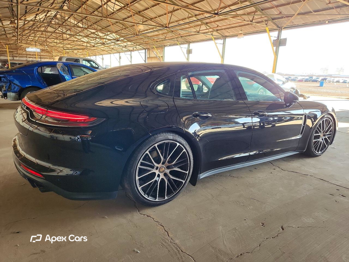Porsche Panamera 2023