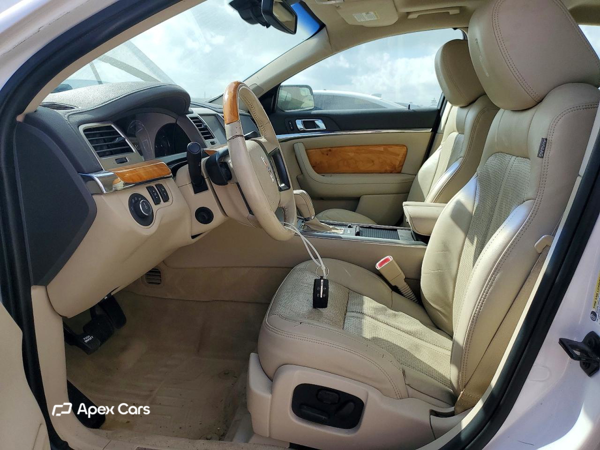 Lincoln MKS 2011