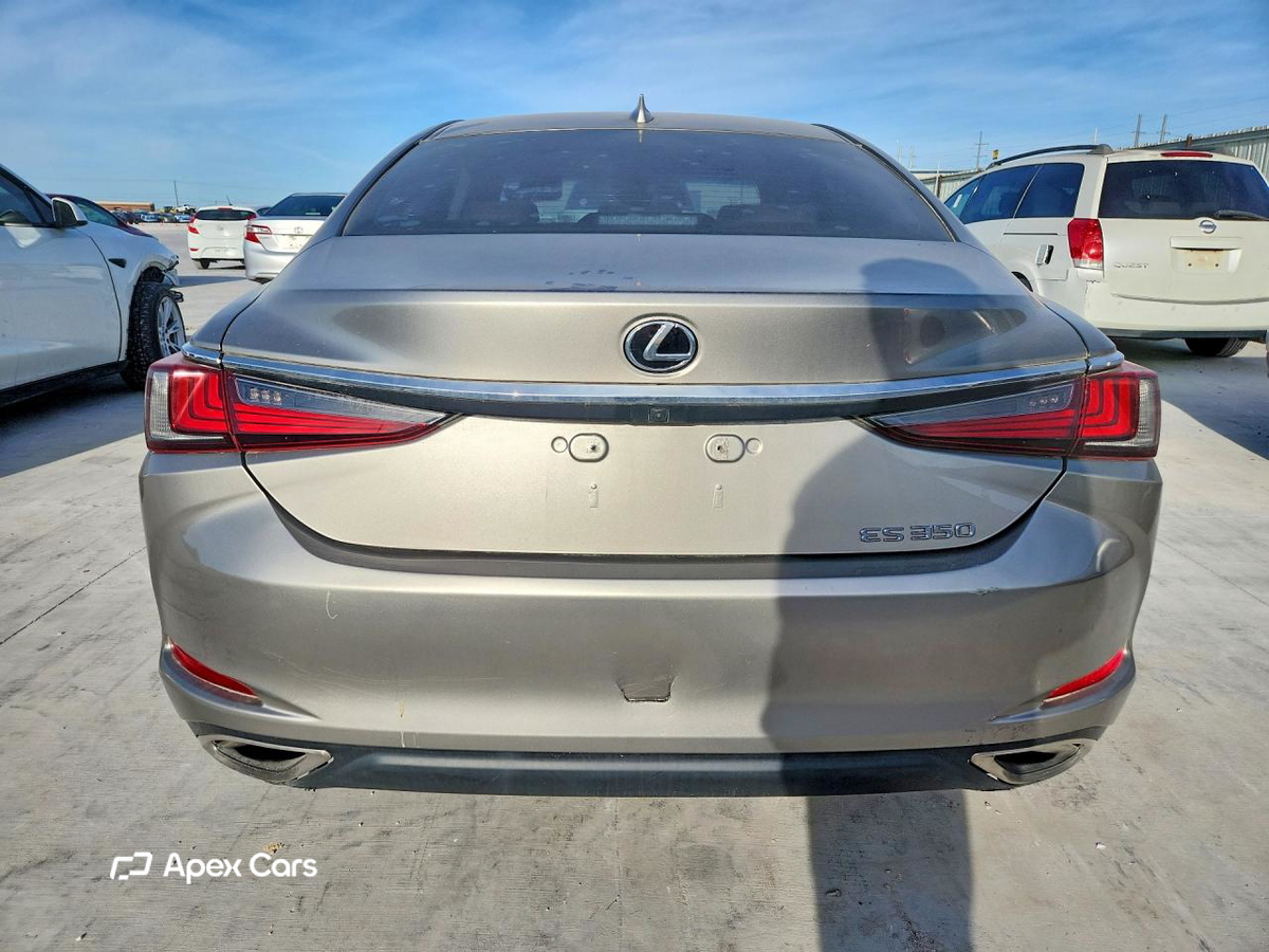 Lexus ES 2021