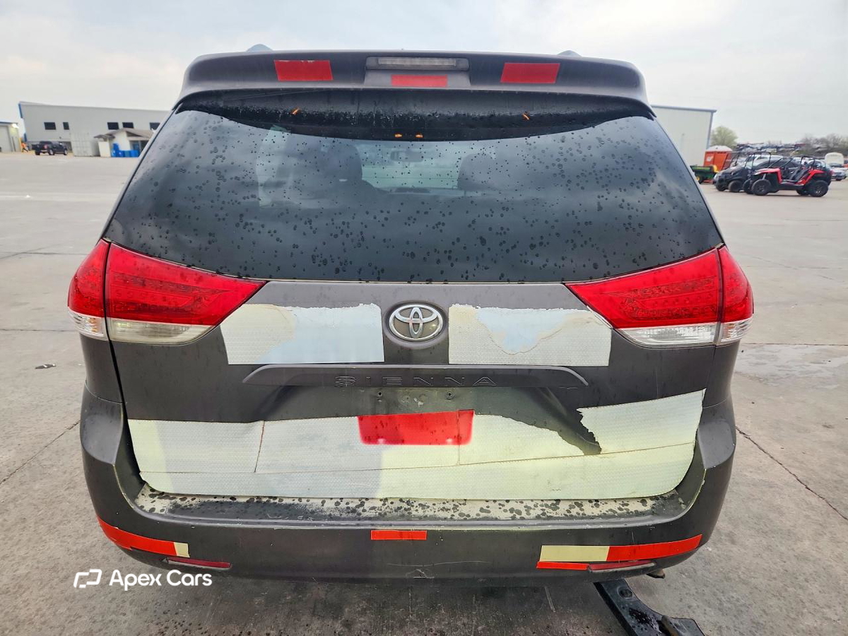 Toyota Sienna 2012