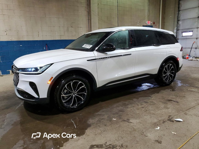 2025 Lincoln Nautilus - Image 1 of 5