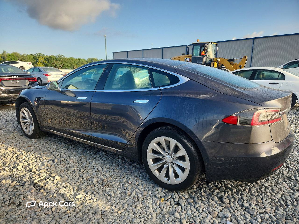 Tesla Model S 2020