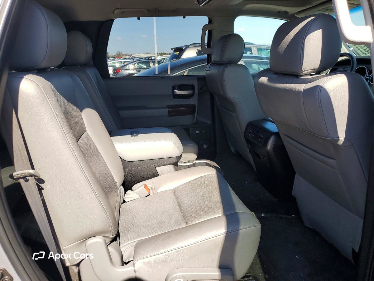 Toyota Sequoia 2013