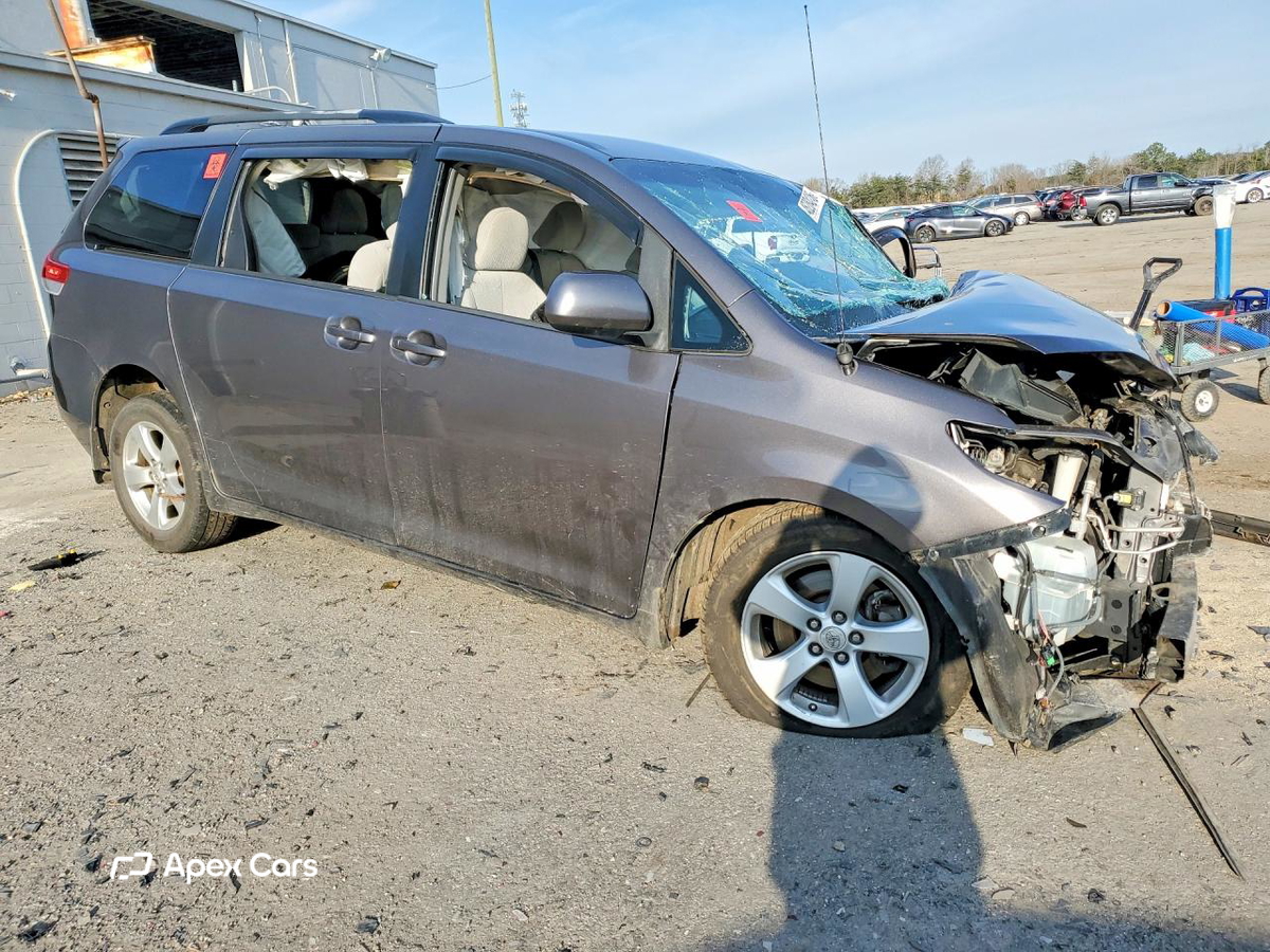 Toyota Sienna 2011