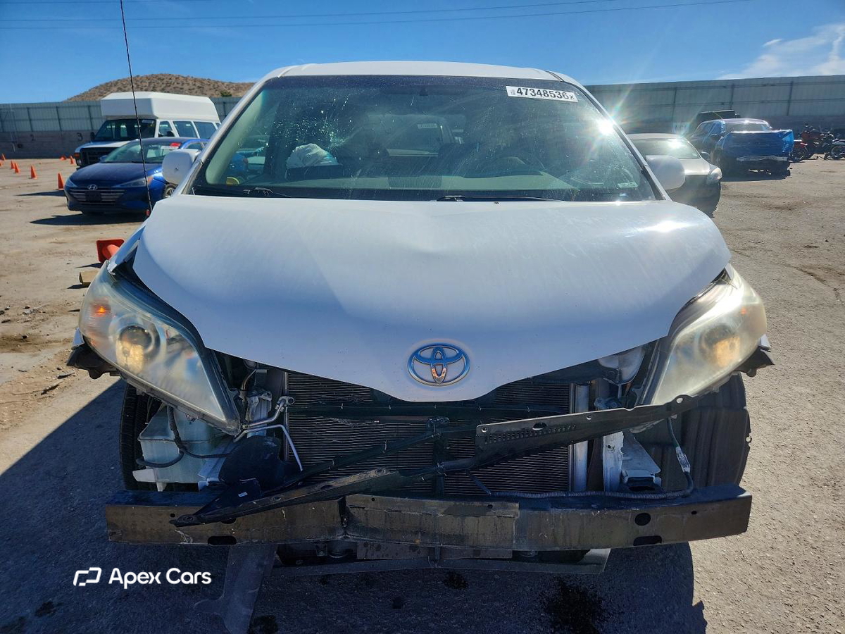Toyota Sienna 2014
