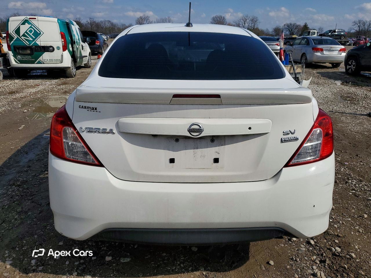 Nissan Versa 2018