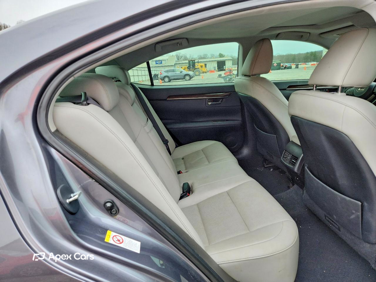 Lexus ES 2016