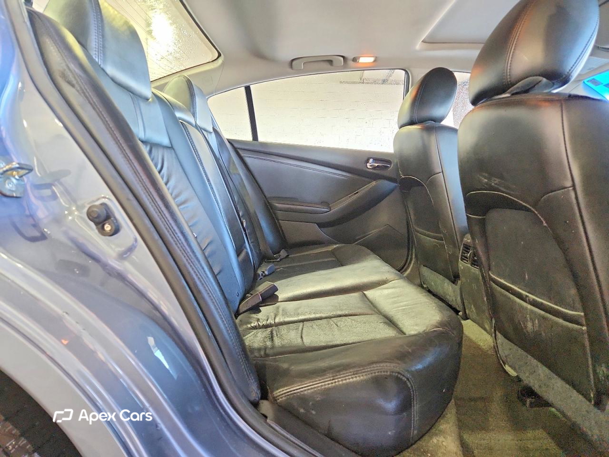 Nissan Altima 2012