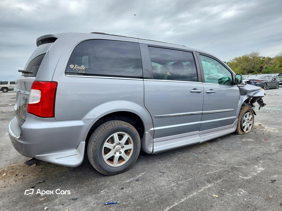 Chrysler Voyager 2013