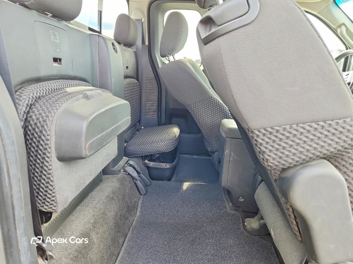 Nissan Navara (Frontier) 2012