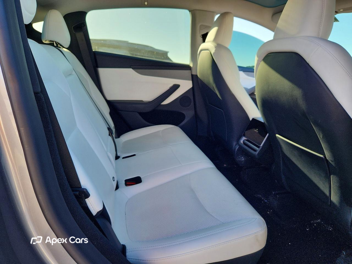 Tesla Model Y 2026