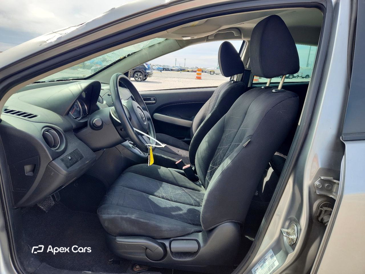 Mazda 2 2012