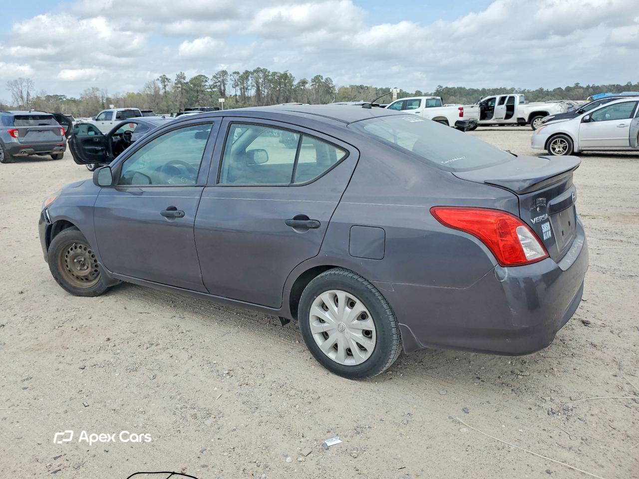 Nissan Versa 2015