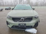 Volvo XC40 2025