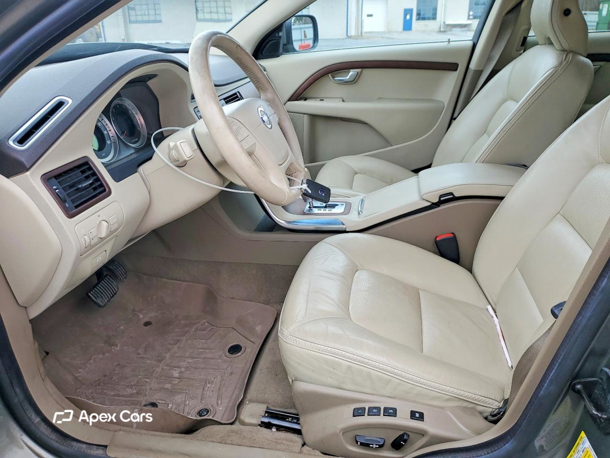 Volvo XC70 2011