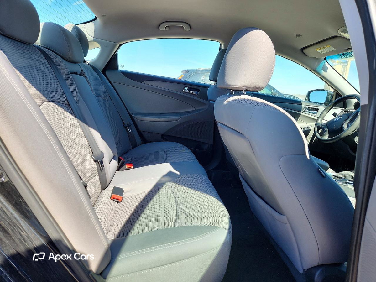 Hyundai Sonata 2011