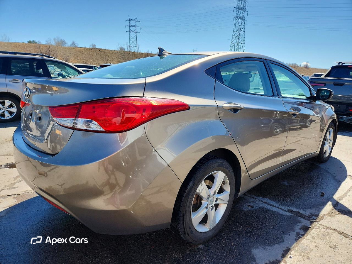 Hyundai Elantra 2013