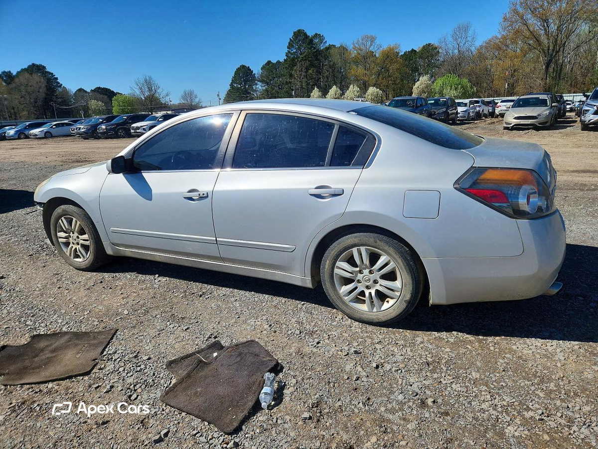 Nissan Altima 2012