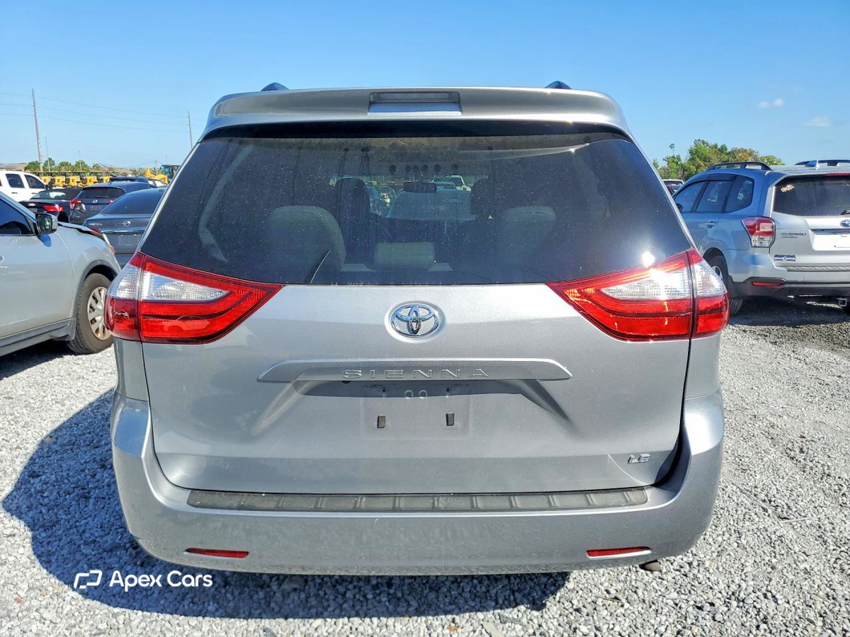 Toyota Sienna 2016