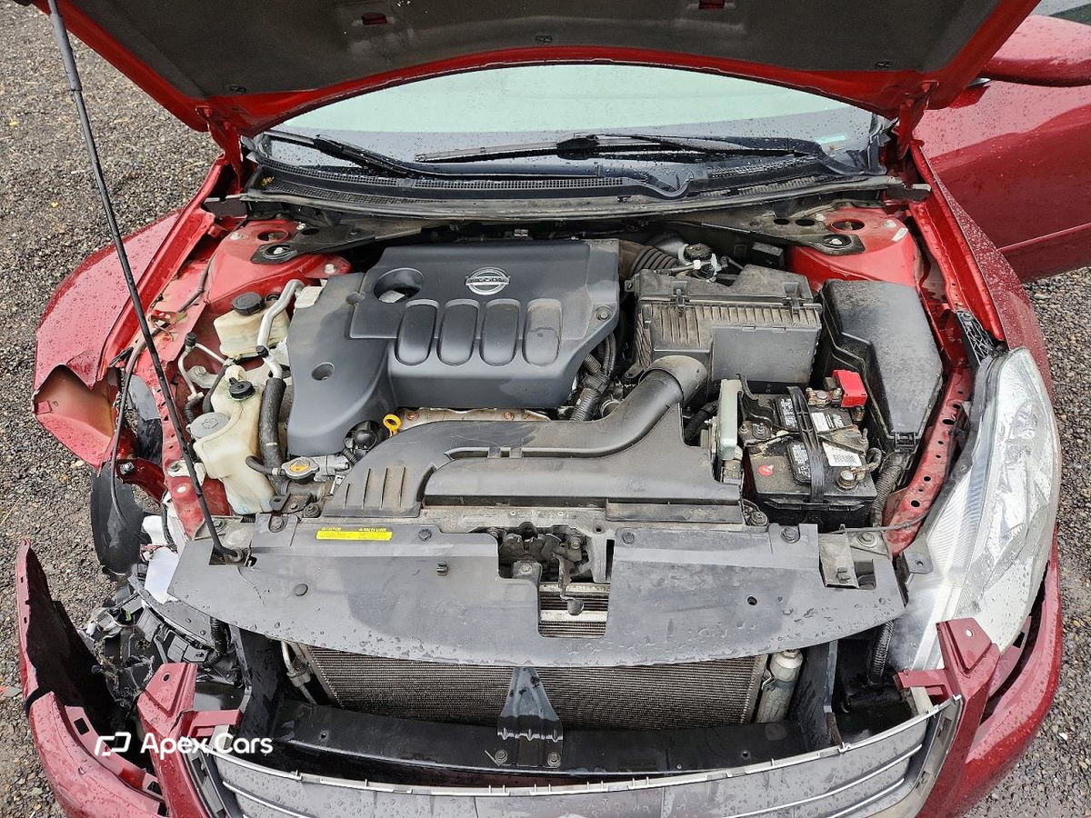 Nissan Altima 2010