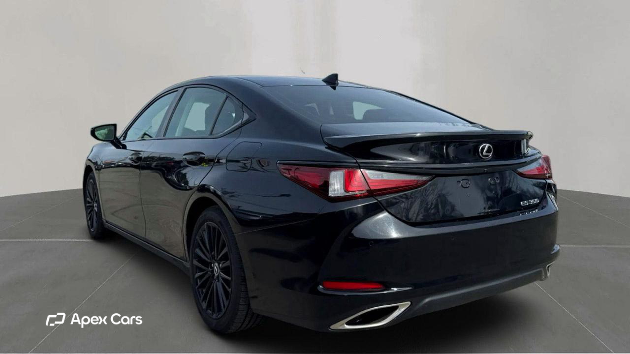 Lexus ES 2022