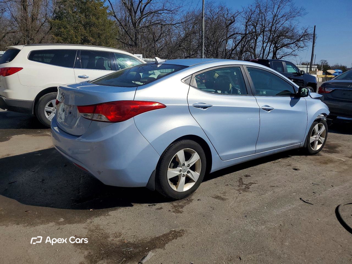 Hyundai Elantra 2012