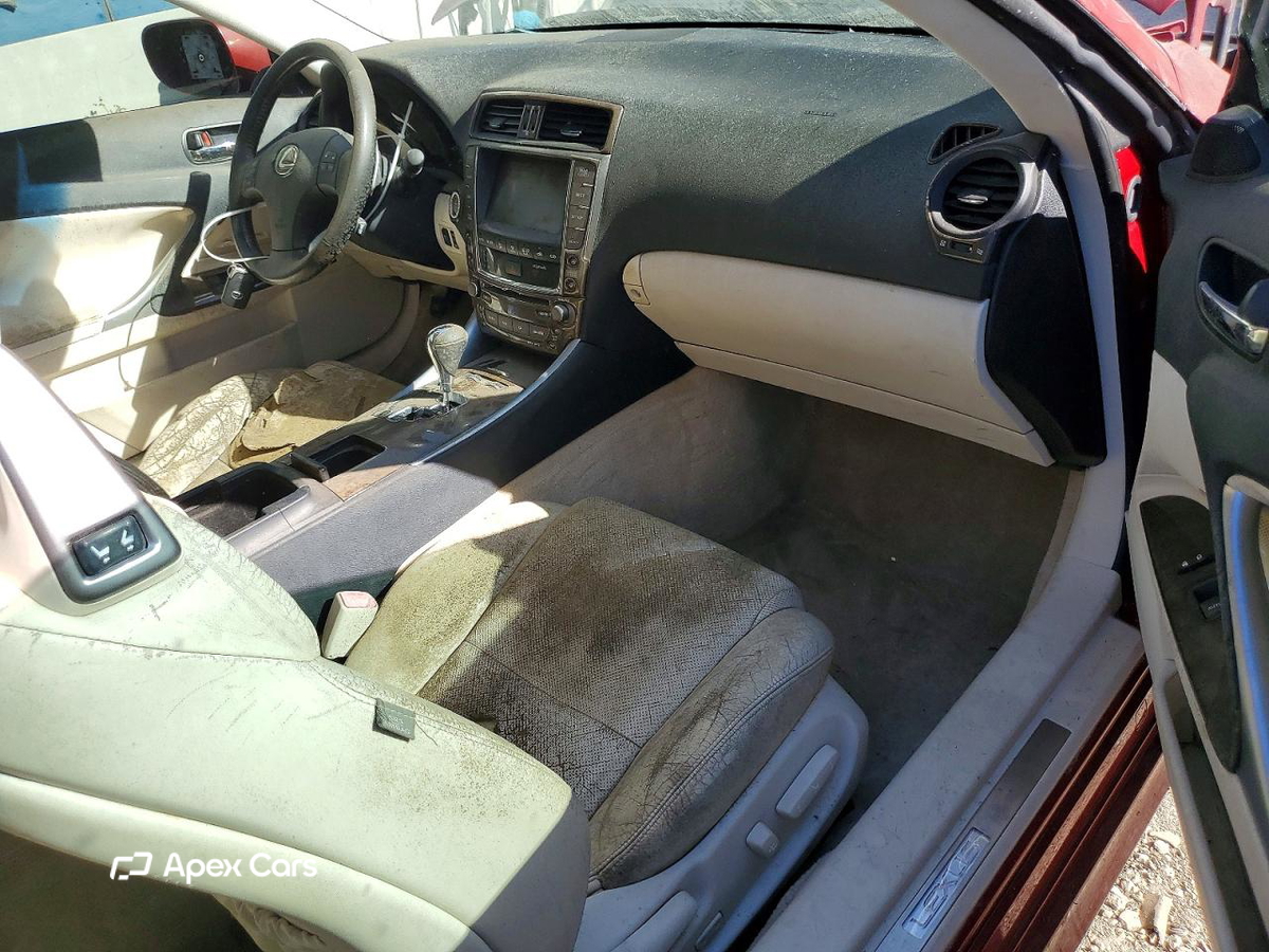 Lexus IS 2010