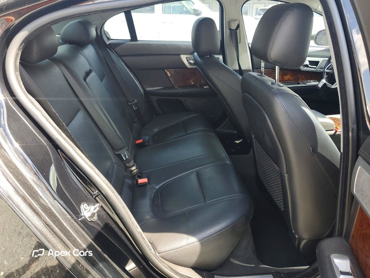 Jaguar XF 2014