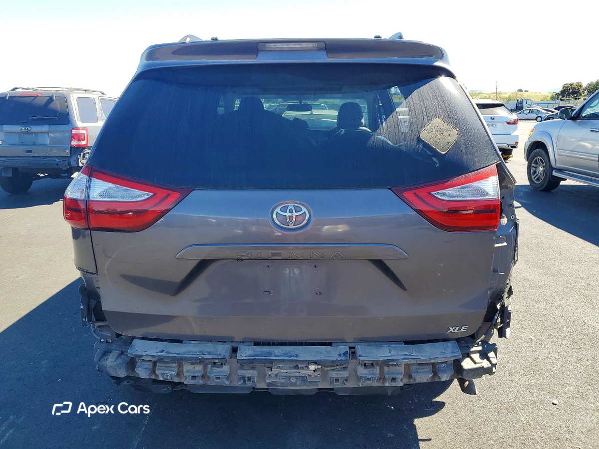 Toyota Sienna 2015