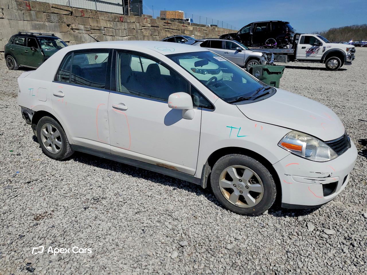 Nissan Versa 2007