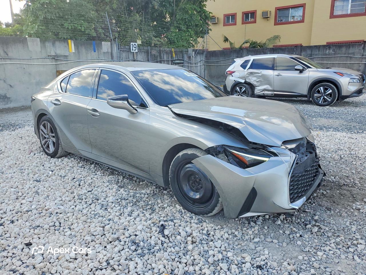 Lexus IS 2021
