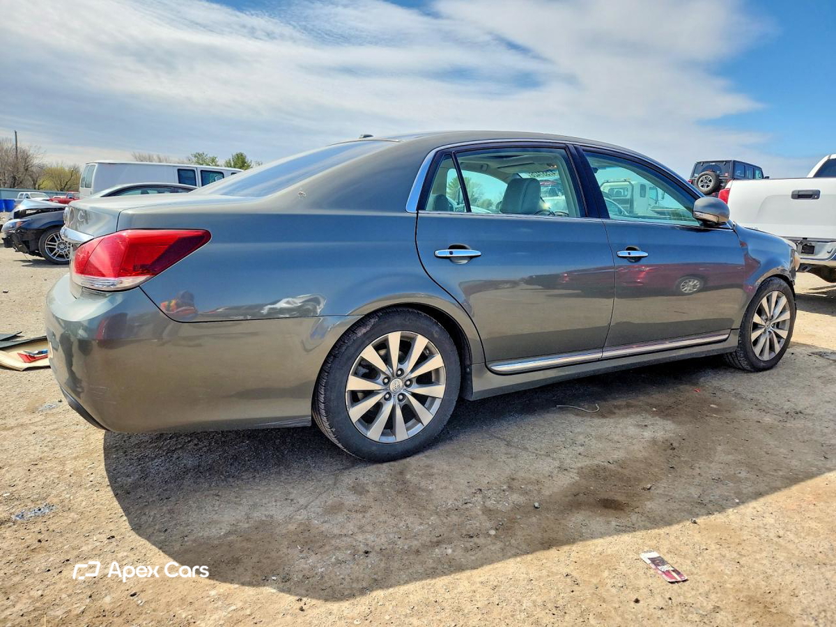 Toyota Avalon 2011
