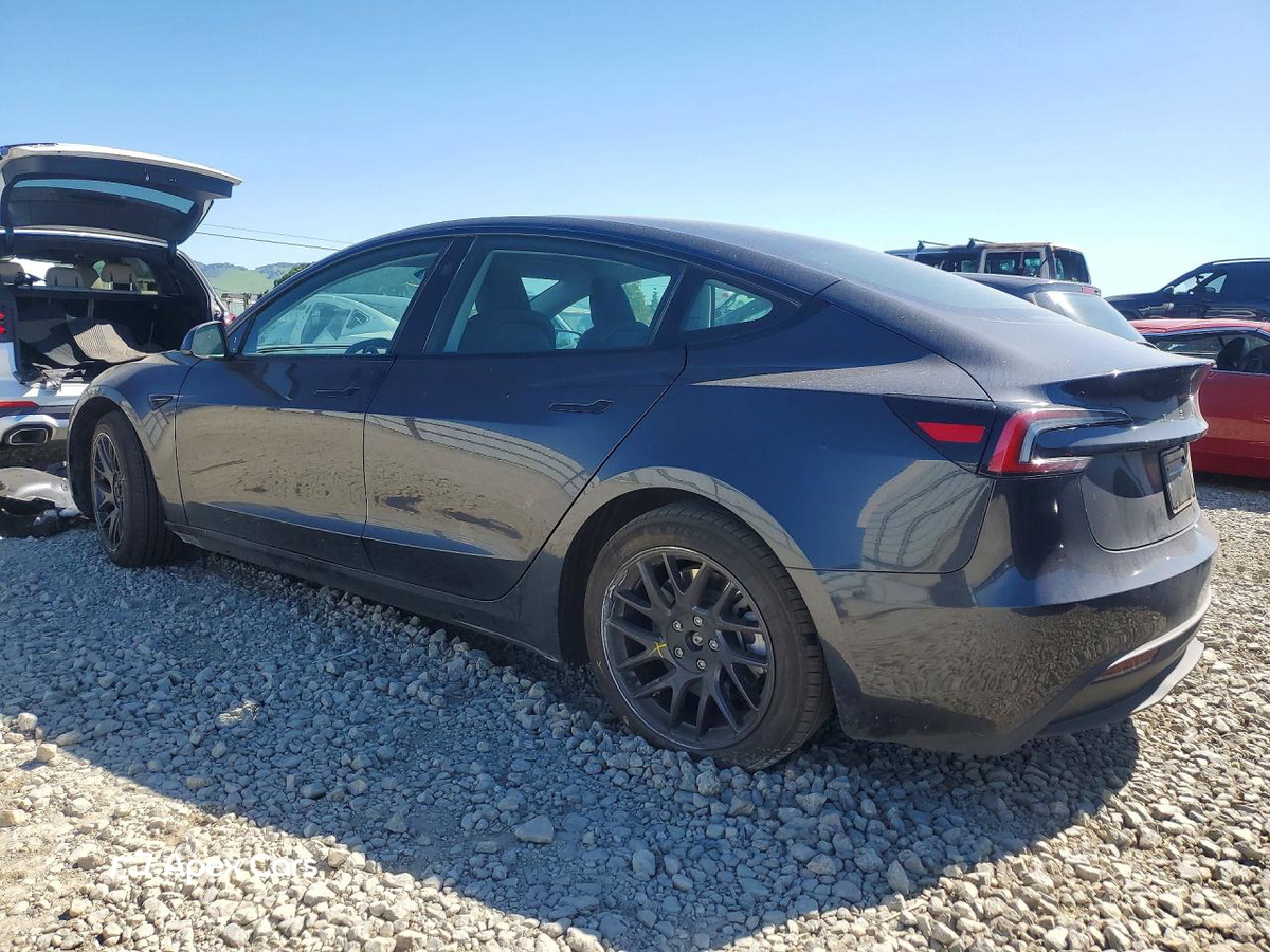 Tesla Model 3 2025