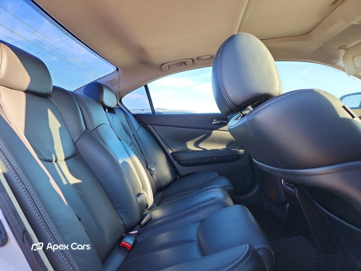 Nissan Maxima 2012