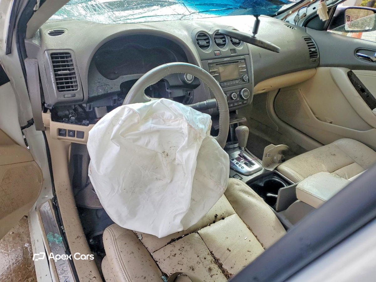Nissan Altima 2012