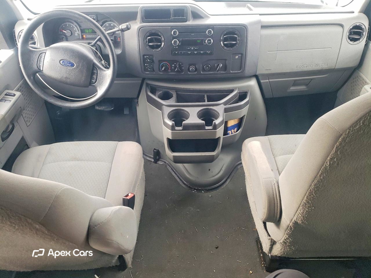 Ford Econoline 2010