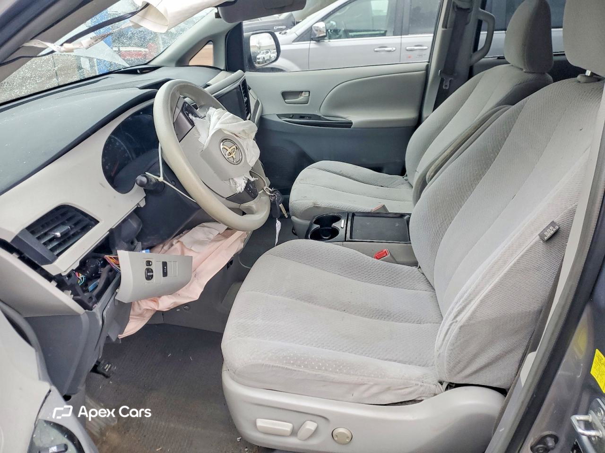 Toyota Sienna 2011