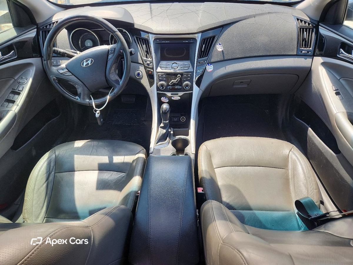Hyundai Sonata 2011