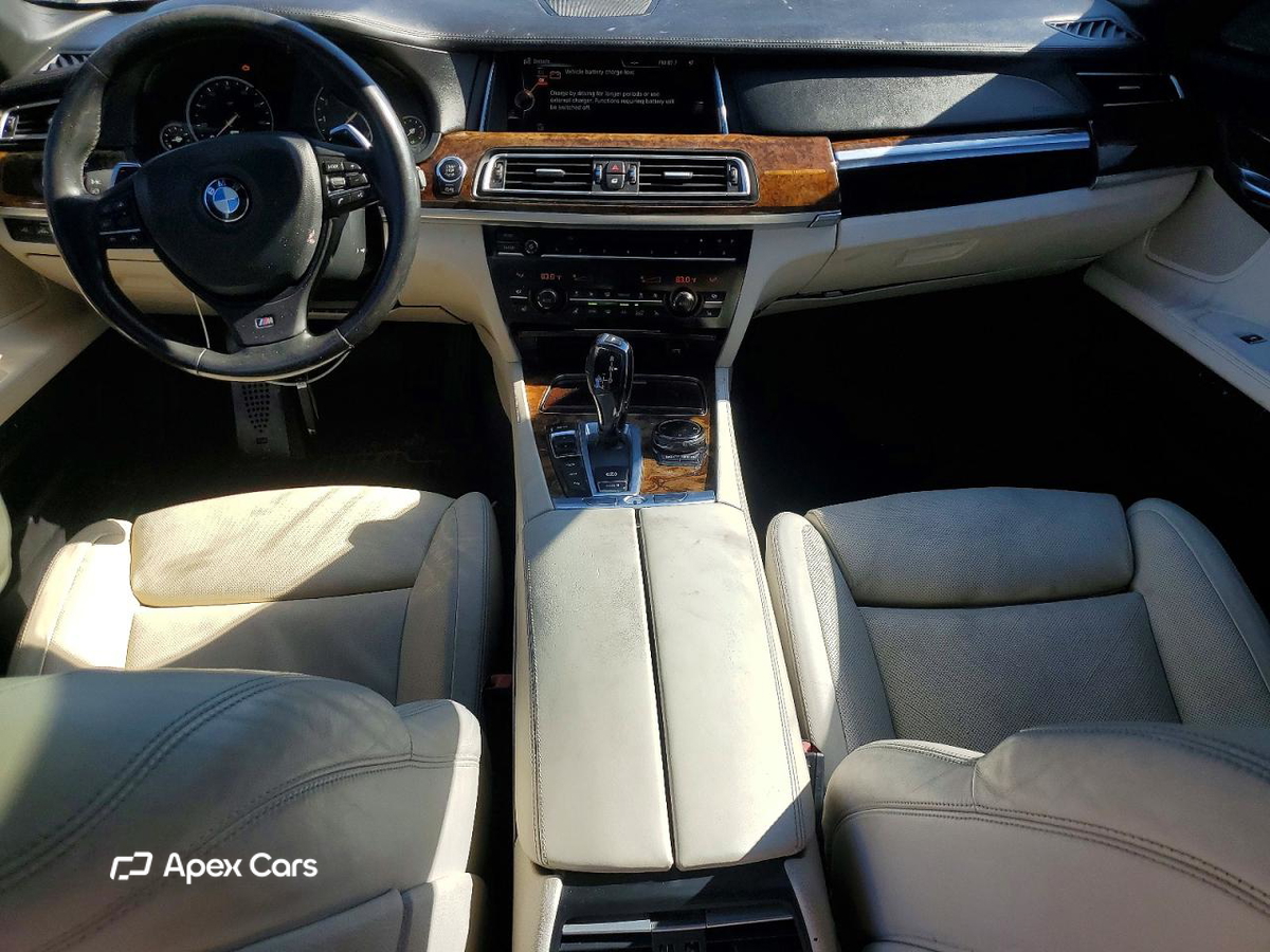 BMW Series 7 2015