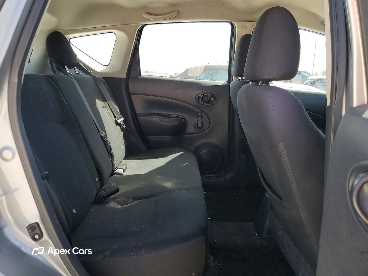 Nissan Versa 2015
